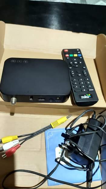 A picture of Zuku decoder for sale at only 40k still new uses
