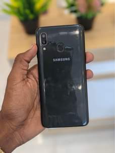 A picture of Samsung a20 0612041050