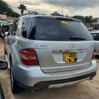 A picture of ML350 2006 38M