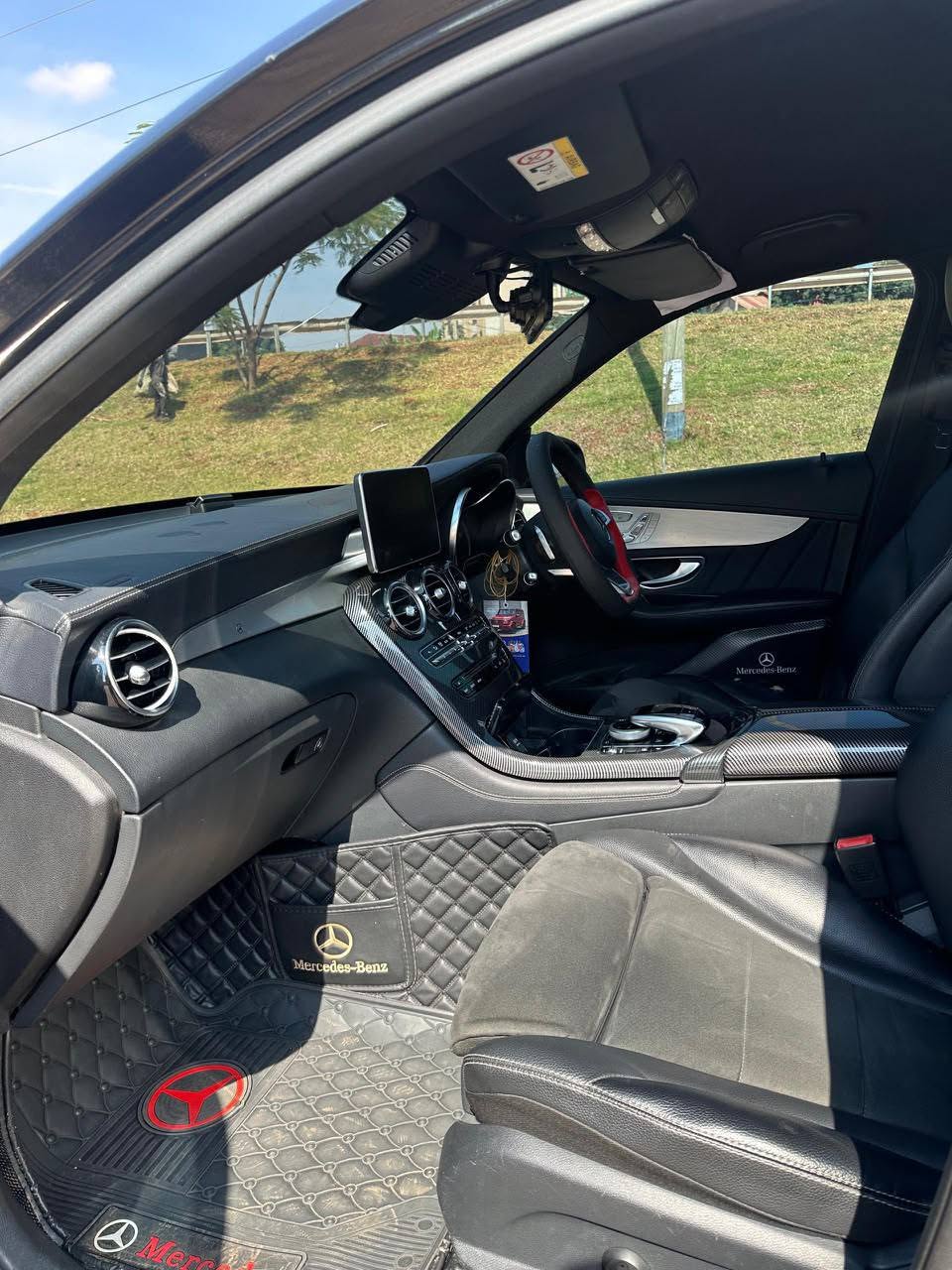 A picture of GLC UBQ 220d 2017 9 gear transmission