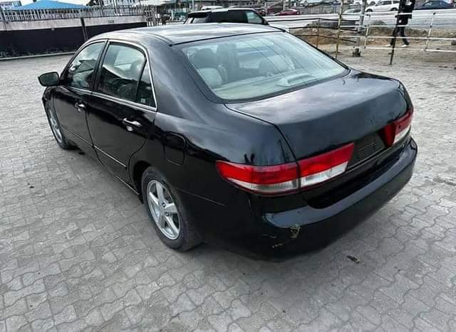 A picture of Honda Accord EOD 2005 Neatly painted Engine Gear Ac Buy