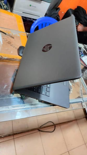 A picture of HP With 4G RAM and 128gb SSD