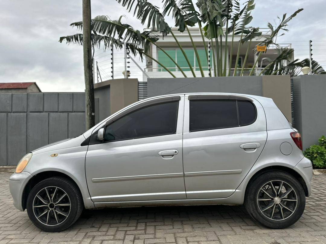 A picture of TOYOTA VITZ