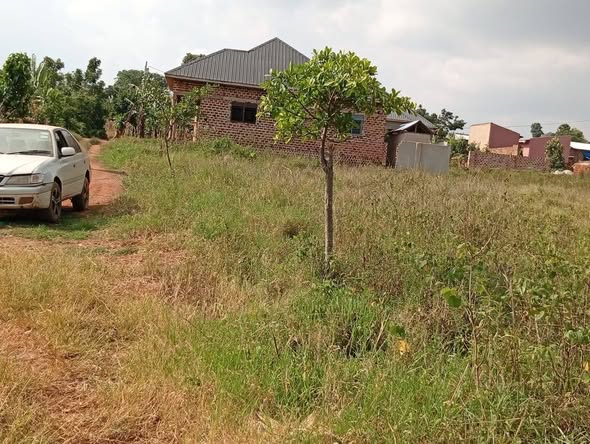A picture of Commercial plot on quick sale 4 3m beyi yabusubuzi Plot