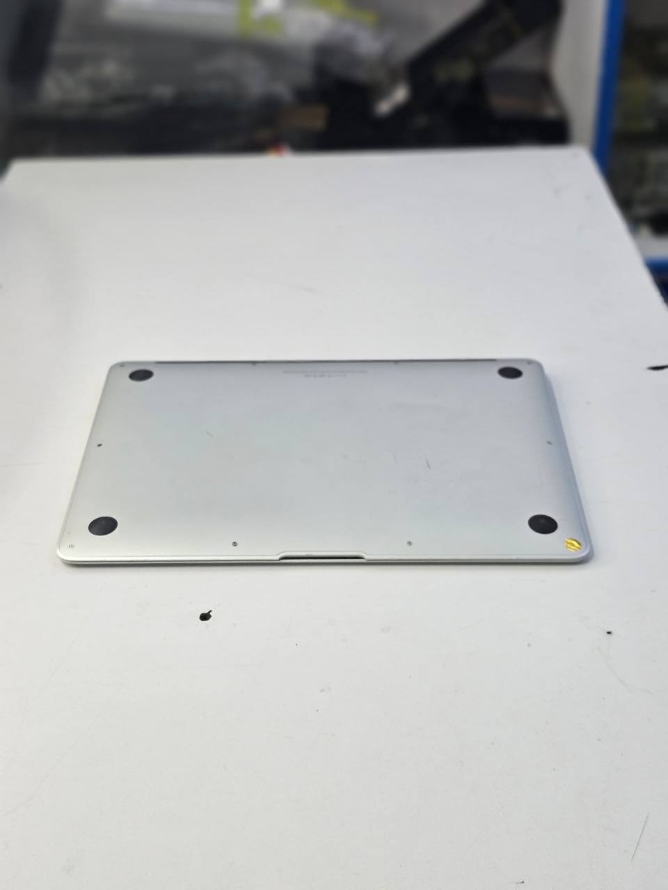 A picture of MacBook air 2014