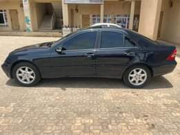 A picture of Neatly used 4pugs Mercedes Benz c200 04 05 model Location