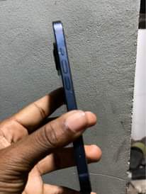 A picture of iphone 13plain Gb128 Bh87 face TT150 000 0759285896