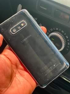 A picture of Samsung S10