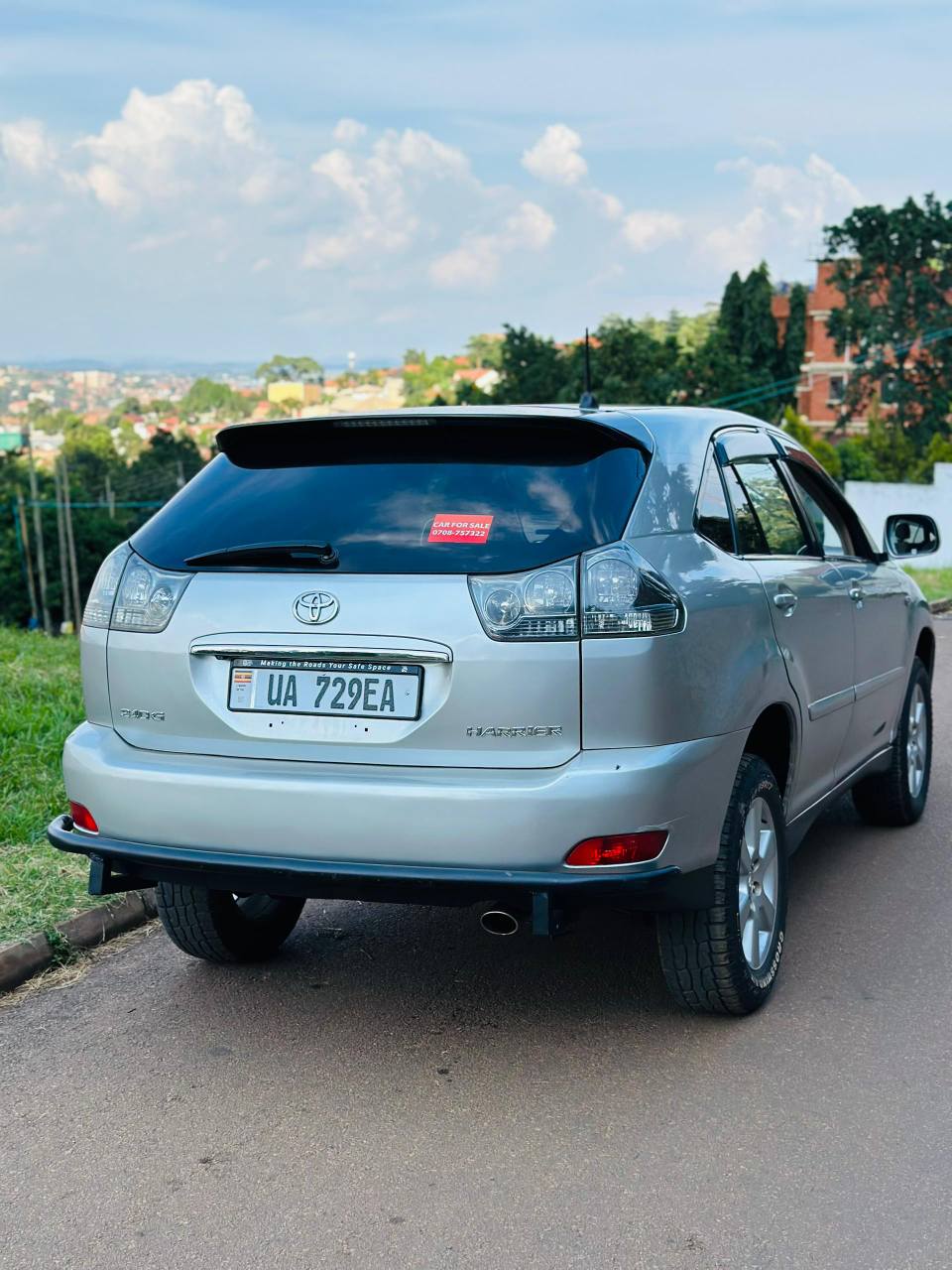 A picture of Toyota Harrier 2 4cc