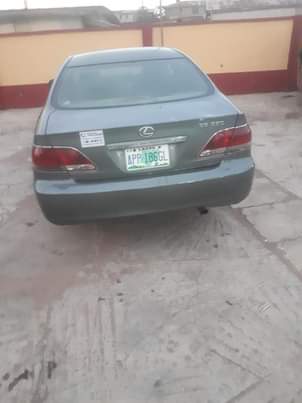 A picture of LEXUS ES 330