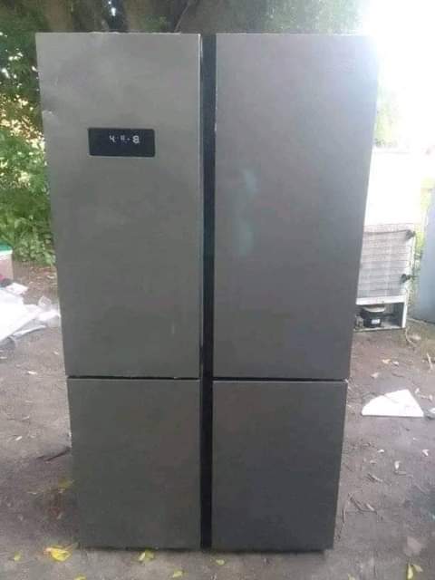 S &.