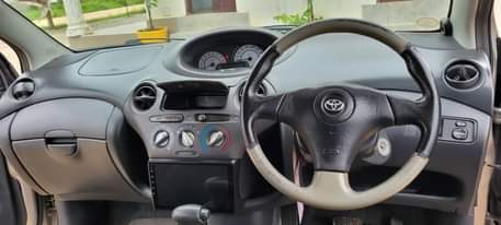 A picture of TOYOTA VITZ RS BEI MILIONI 12.8