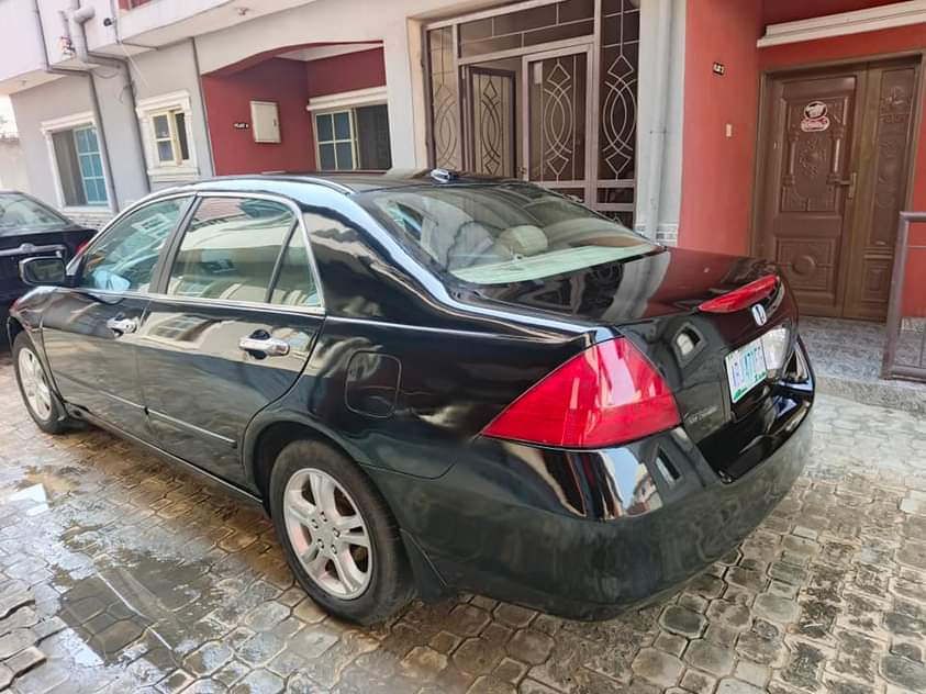 A picture of Honda Accord DC