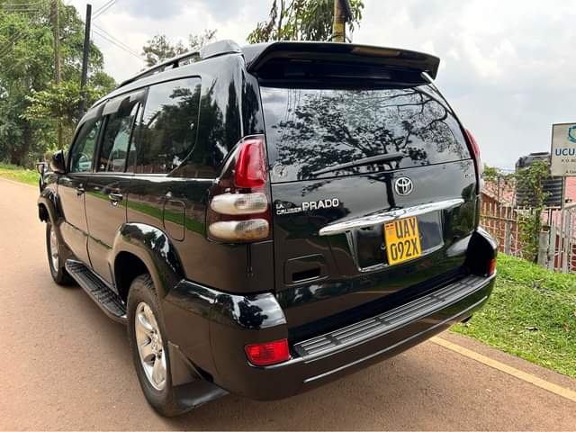 A picture of  52M Toyota Land Cruiser model 2007 0705176582.