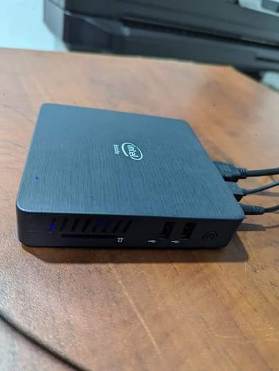 A picture of Intel mini cpu