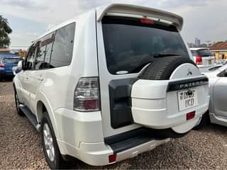 A picture of Mitshubishi Pajero model 2011 98M 0705176582
