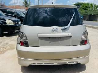 A picture of TOYOTA IST MWAKA 2003 BEIGE COLOR 1290CC WINKERS SIDE MIRROR