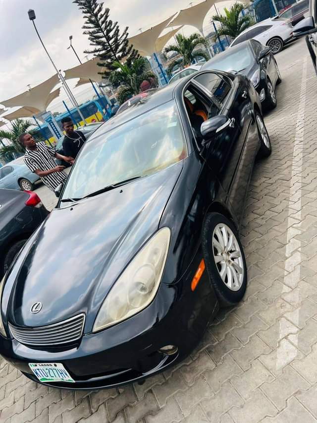 A picture of Lexus Es 350 Year 2005