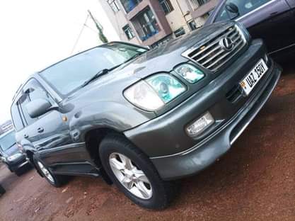 A picture of 1999 Toyota Land cruiser V8