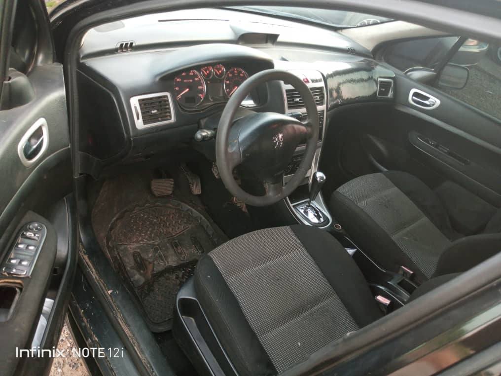 A picture of Peugeot 307 Wagon Untempered engine and gear everything working perfectly.