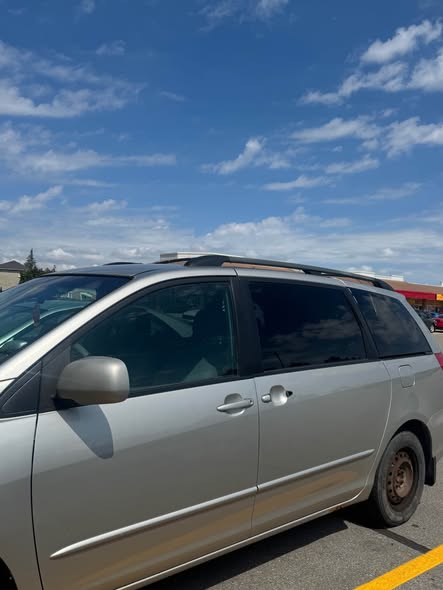 A picture of 2004 Sienna 3 3L v6