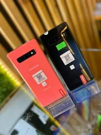 A picture of USED PHONES