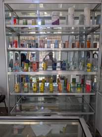 A picture of MAKABATI YA VIOO NA MLANGO WA ALMINIUM