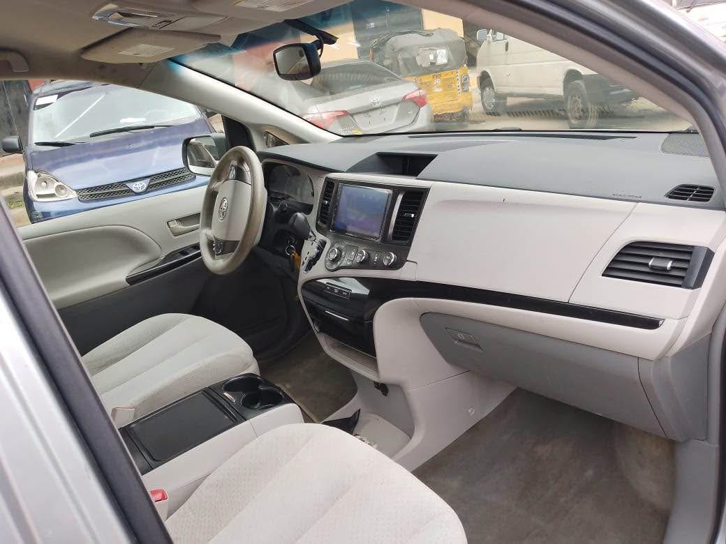 A picture of 2012 Toyota Sienna