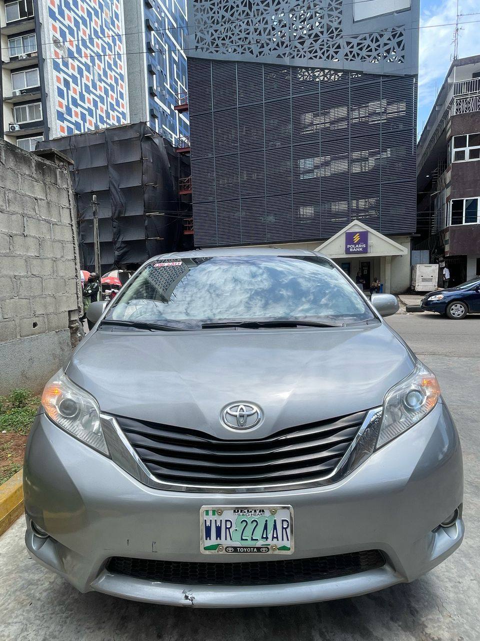 A picture of Toyota Sienna 2010 Clean Register