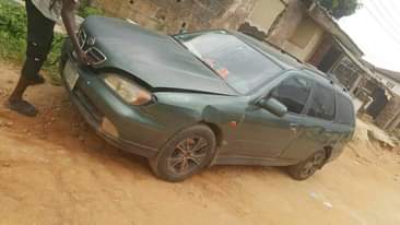 A picture of 2000 nissan primera wagon