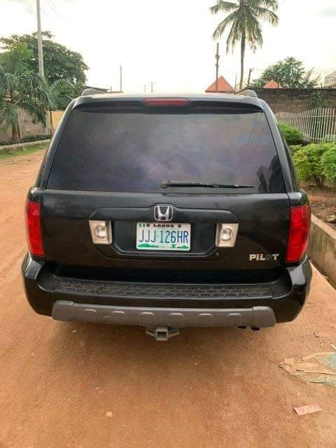A picture of 2006 Honda pilot