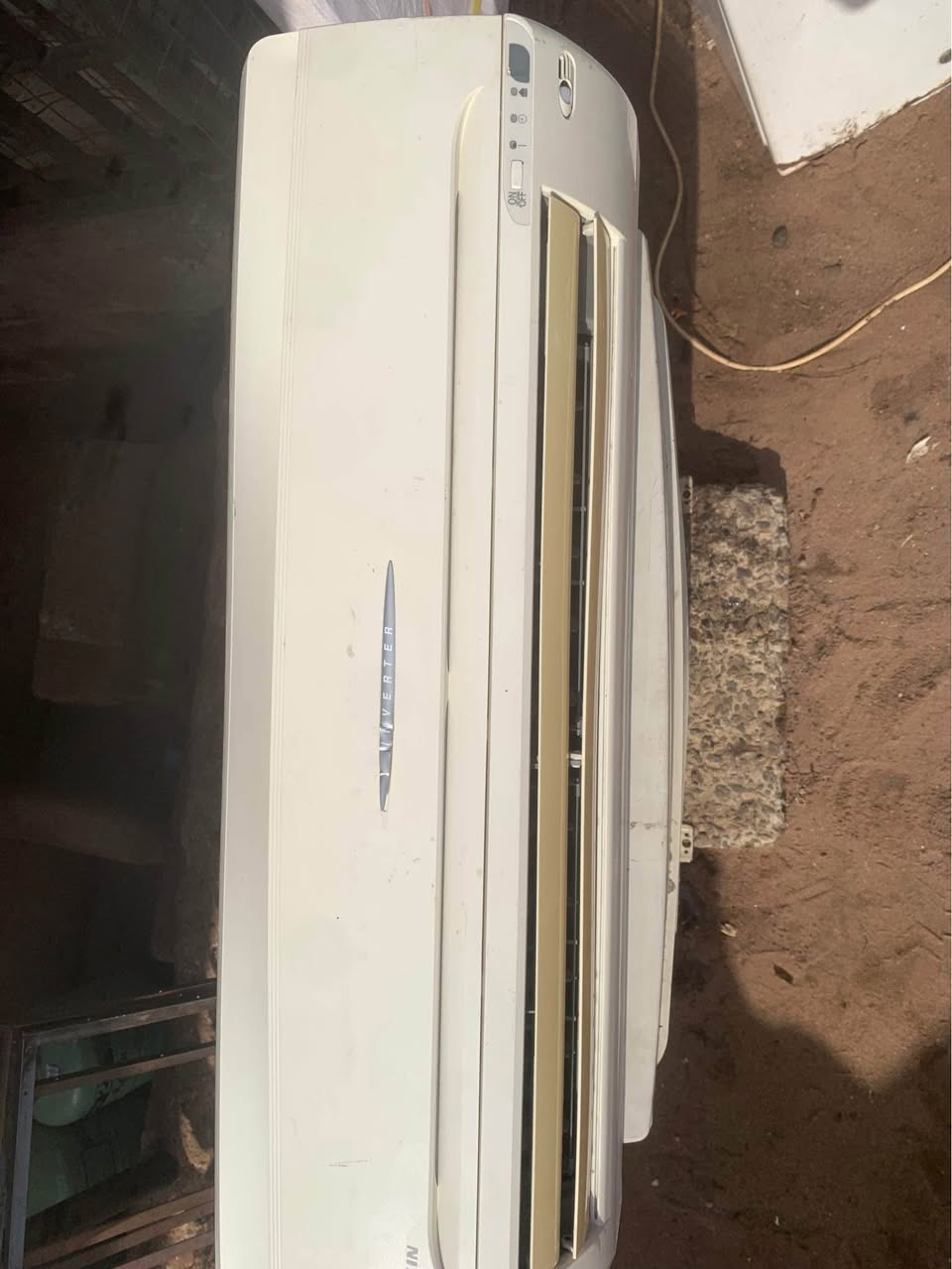 A picture of Daikin inverter Ac 1.5 hp