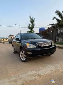 A picture of Few months used first body 2005 Lexus RX 330