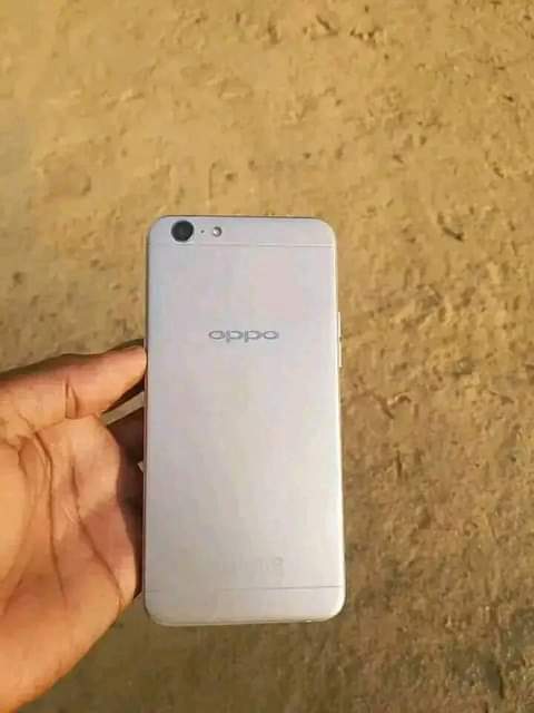 A picture of Oppo A57