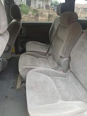 A picture of Toyota Sienna 2004 5 Used