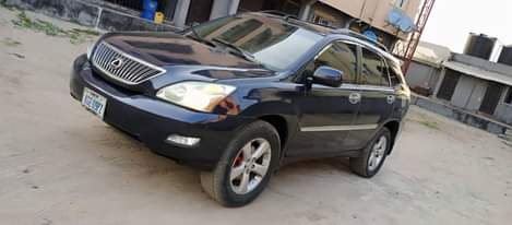 A picture of LEXUS Rx330 Everything is working Owerri imo state Buyer 4