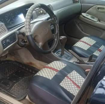 A picture of Toyota Camry droplight