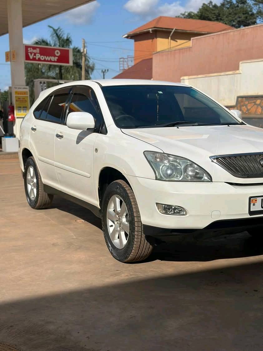 A picture of Toyota Harrier