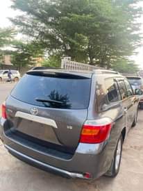 A picture of Toyota Highlander 2009