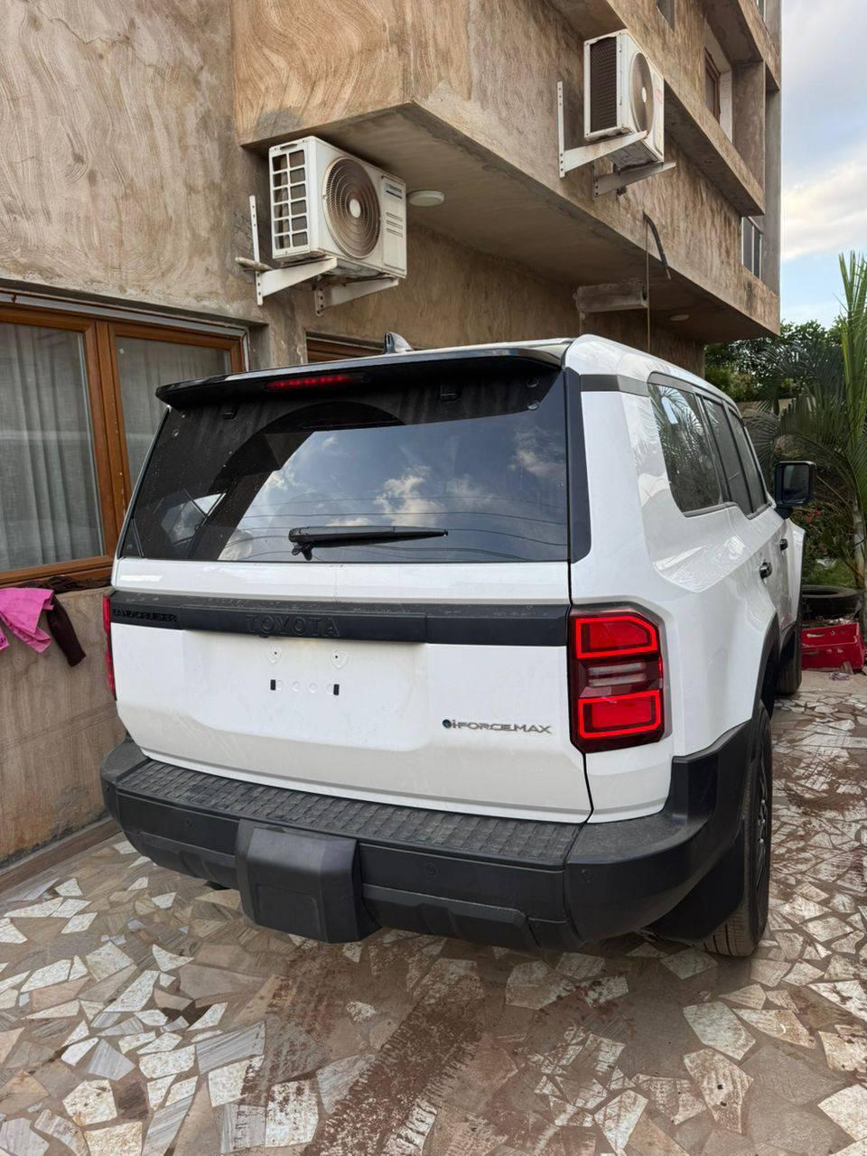 A picture of 6 UNITS OF BRAND NEW TOYOTA LAND CRUISER PRADO V6