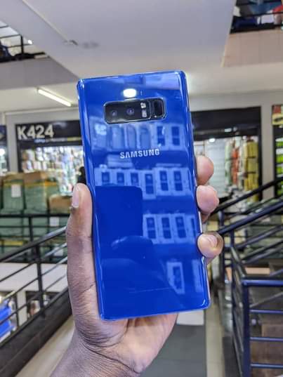A picture of NOTE 8 SAMSUNG AT 250000