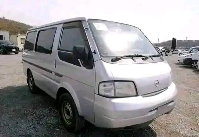 A picture of Suzuki mini bus 