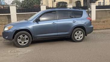 A picture of 2008 Toyota rav4