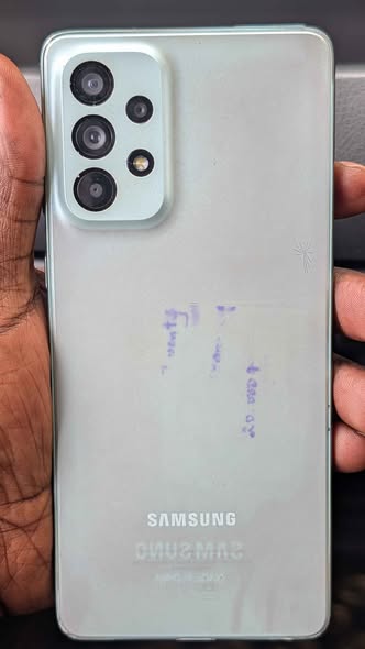 A picture of Samsung galaxy A73