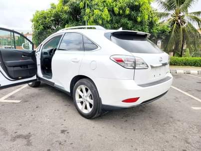 A picture of Lexus RX350
