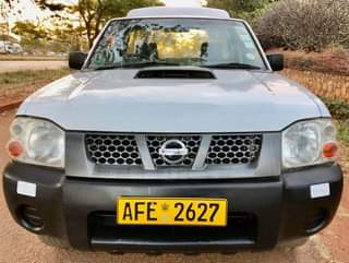 used nissan np300