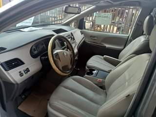 A picture of 2013 Toyota Sienna Toks