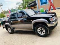 A picture of Toyota hilux dabo kibeni Engine 1kz Manual Diesel Year 2003