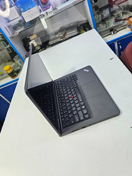 A picture of Lenovo yoga 12