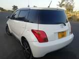 A picture of Toyota I S T On Sale Price 12 500 000